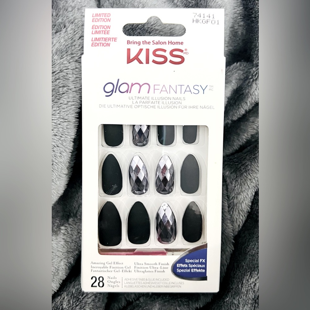 KISS Glam Fantasy Ultimate Illusion Press On Nails